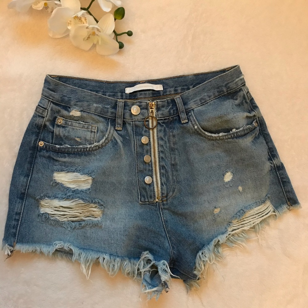 High waisted ripped shorts by Zara